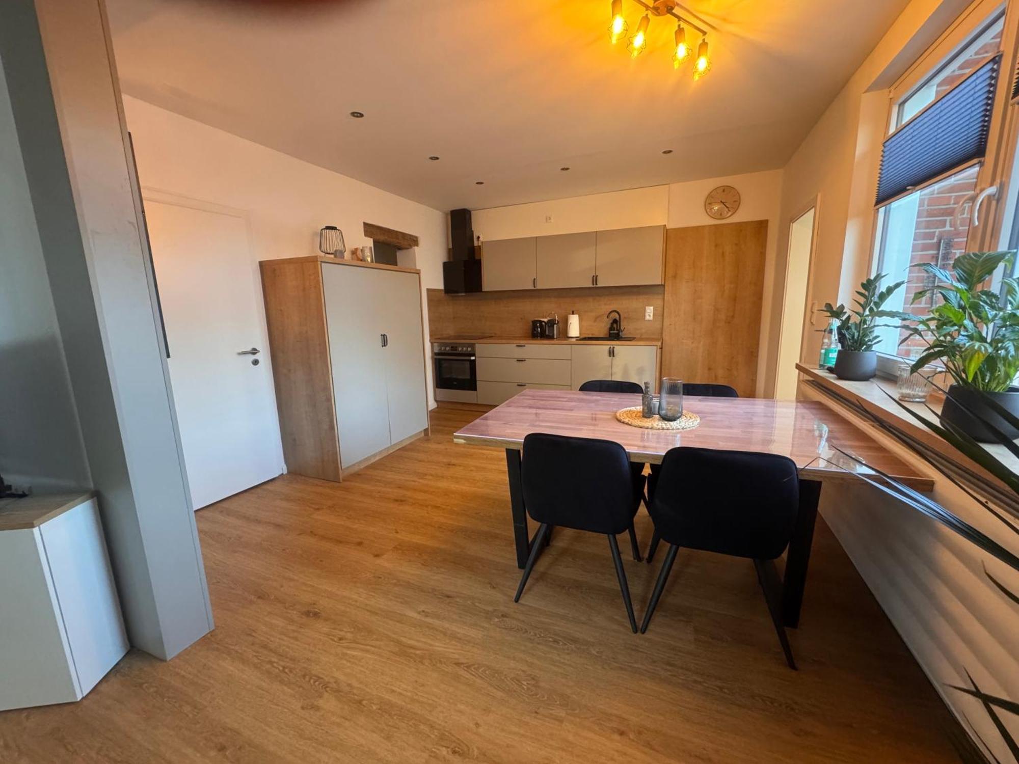 Apartment Holl *
